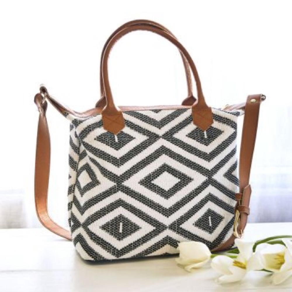 Tribe Alive x Rachel Zoe NWT Carry-All Crossbody
